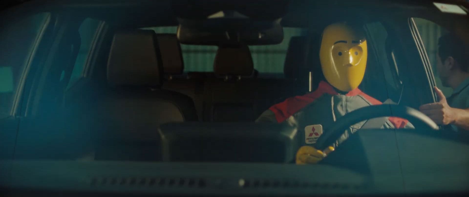 Boneco dirigindo - Campanha Mitsubishi Triton - Boneco de teste de segurança (Crash Test)